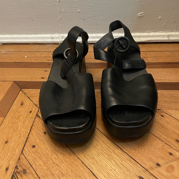 Camper Black Leather Platform Sandals - Picture 3 of 3